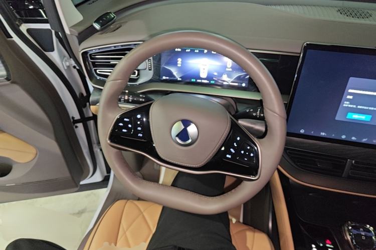 Used Denza D9 2023 DM-i 945 Business Edition Steering Wheel