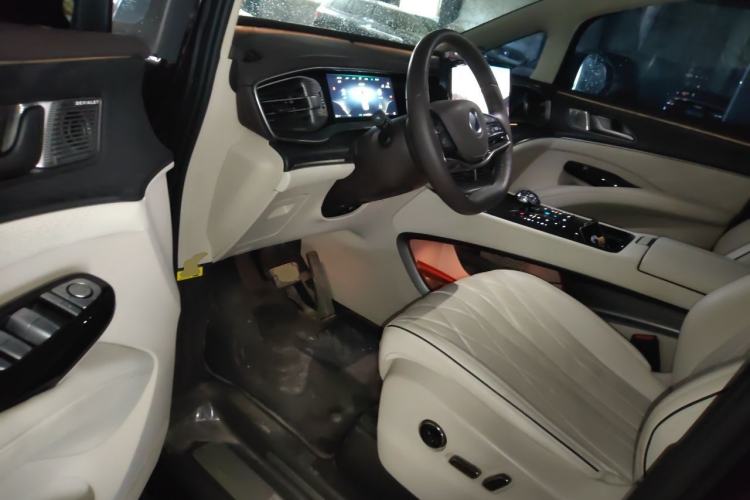 Used Denza D9 2023 PREMIER Founder Edition Driver Seat