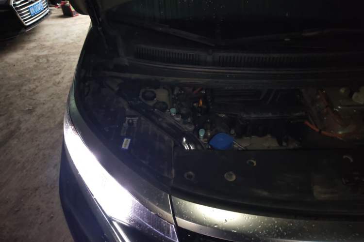 Used Denza D9 2023 PREMIER Founder Edition Engine Bay Right