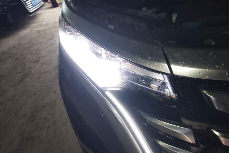 Used Denza D9 2023 PREMIER Founder Edition Right Front Headlight