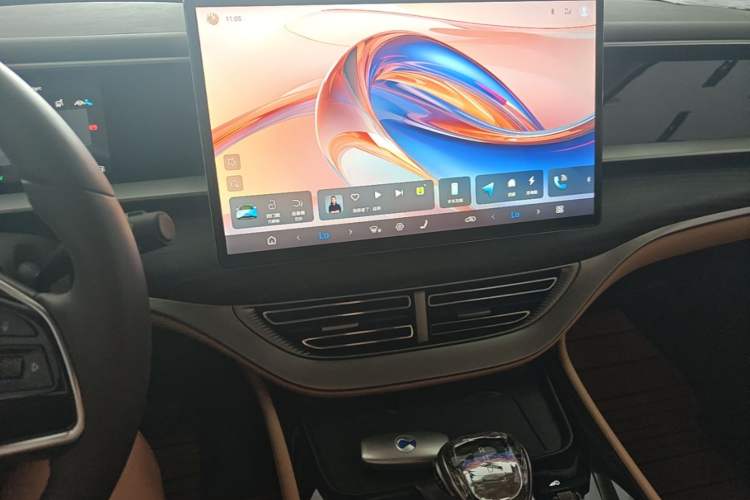 Used Denza D9 2024 DM-i 980 Four-Wheel Drive Prestige Model Audio And AC Panel
