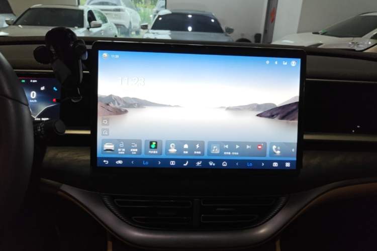 Used Denza D9 2024 EV 620 Premium Model Audio And AC Panel
