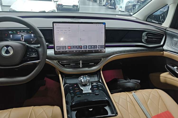 Used Denza D9 2024 DM-i 980 Four-Wheel Drive Prestige Model Audio And AC Panel