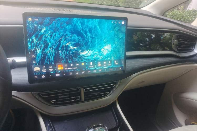 Used Denza D9 2024 DM-i 980 Four-Wheel Drive Flagship Model Audio And AC Panel
