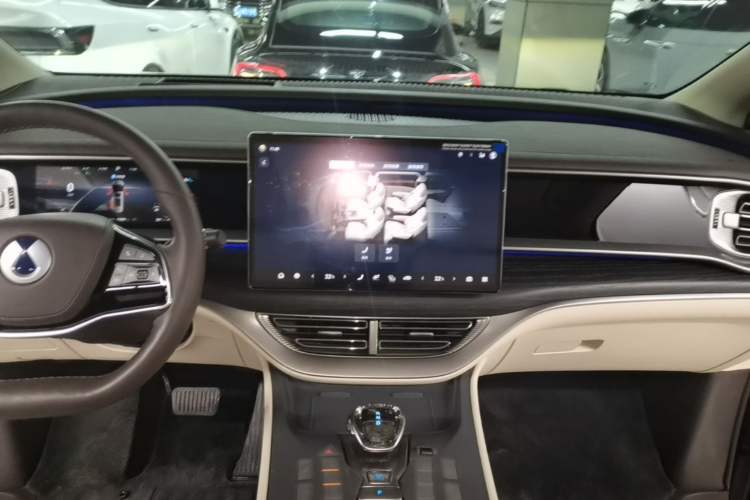 Used Denza D9 2024 DM-i 980 Four-Wheel Drive Prestige Model Audio And AC Panel