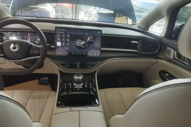 Used Denza D9 2024 DM-i 980 Four-Wheel Drive Prestige Model Audio And AC Panel
