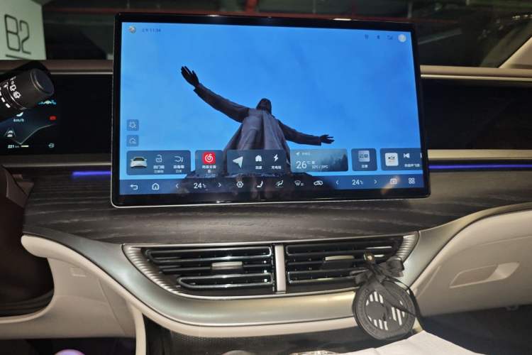 Used Denza D9 2024 DM-i 980 Four-Wheel Drive Prestige Model Audio And AC Panel