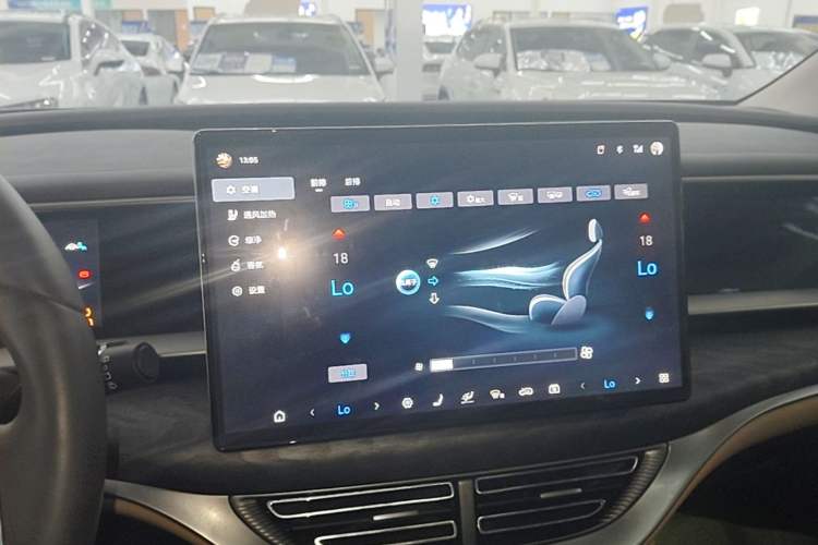 Used Denza D9 2024 DM-i 1050 Luxury Model Audio And AC Panel