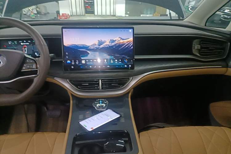 Used Denza D9 2024 DM-i 1050 Luxury Model Audio And AC Panel