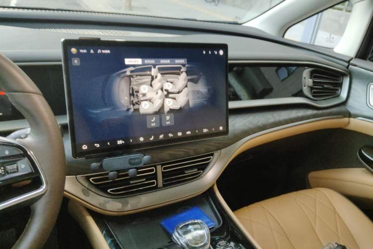 Used Denza D9 2024 EV 620 Premium Model Audio And AC Panel