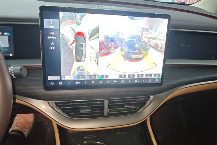 Used Denza D9 2024 DM-i 980 Four-Wheel Drive Flagship Model Audio And AC Panel