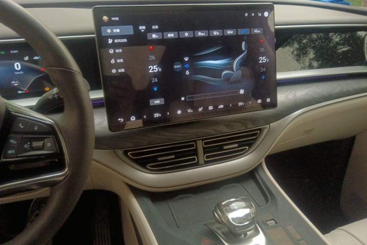 Used Denza D9 2024 DM-i 980 Four-Wheel Drive Prestige Model Audio And AC Panel