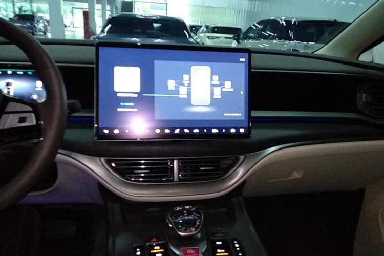 Used Denza D9 2024 DM-i 980 Four-Wheel Drive Flagship Model Audio And AC Panel