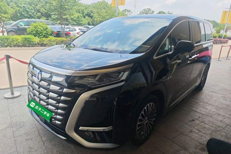 Used Denza D9 2024 DM-i 1050 Luxury Model Guazi used car, China used car export, Used car for sale, Used Denza cars, Cheapest cars for sale