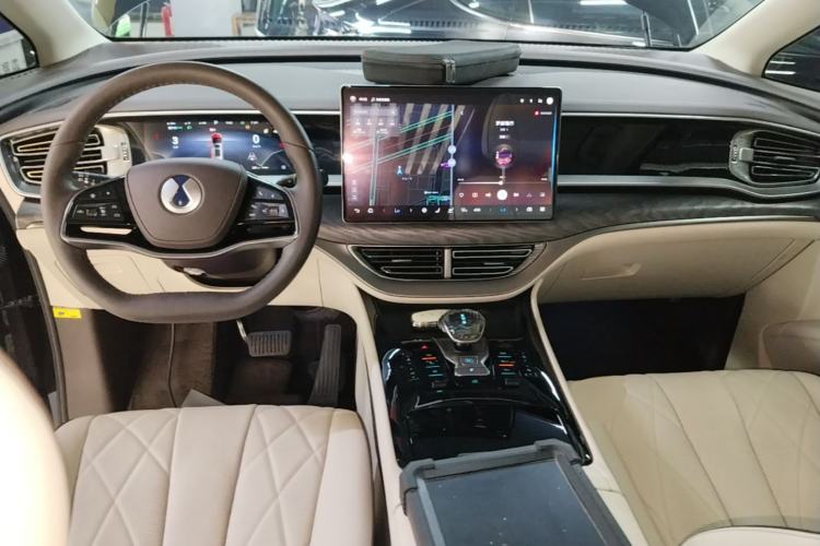 Used Denza D9 2024 DM-i 1050 Luxury Model Center Console