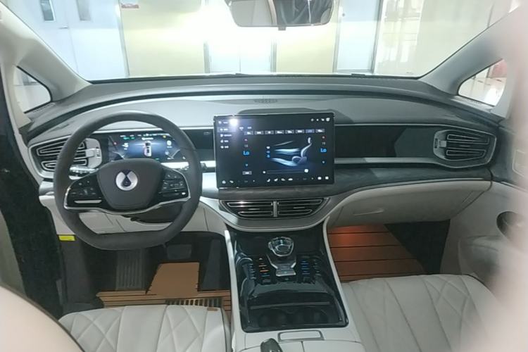 Used Denza D9 2024 DM-i 970 Luxury Model Center Console