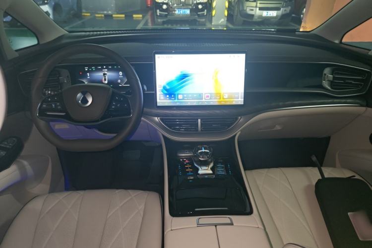 Used Denza D9 2024 DM-i 1050 Luxury Model Center Console