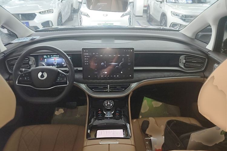 Used Denza D9 2024 DM-i 1050 Luxury Model Center Console