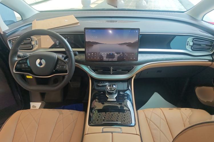 Used Denza D9 2024 DM-i 1050 Luxury Model Center Console