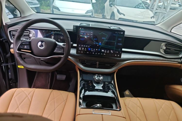 Used Denza D9 2024 DM-i 1050 Luxury Model Center Console