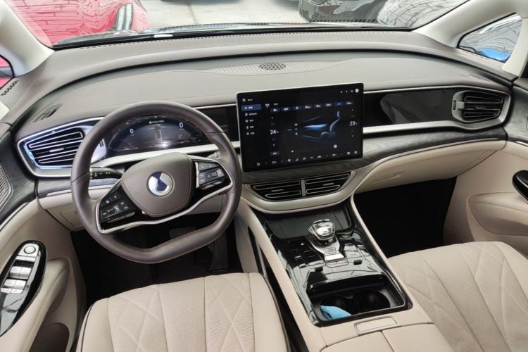 Used Denza D9 2024 DM-i 1050 Luxury Model Center Console