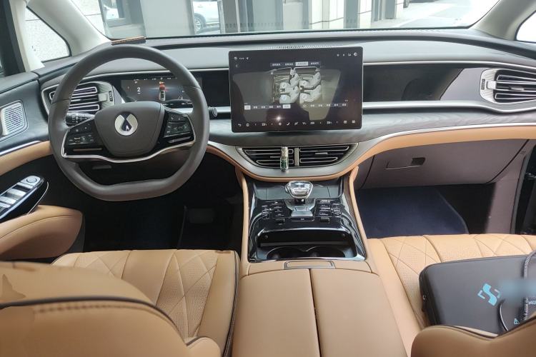 Used Denza D9 2024 DM-i 1050 Luxury Model Center Console
