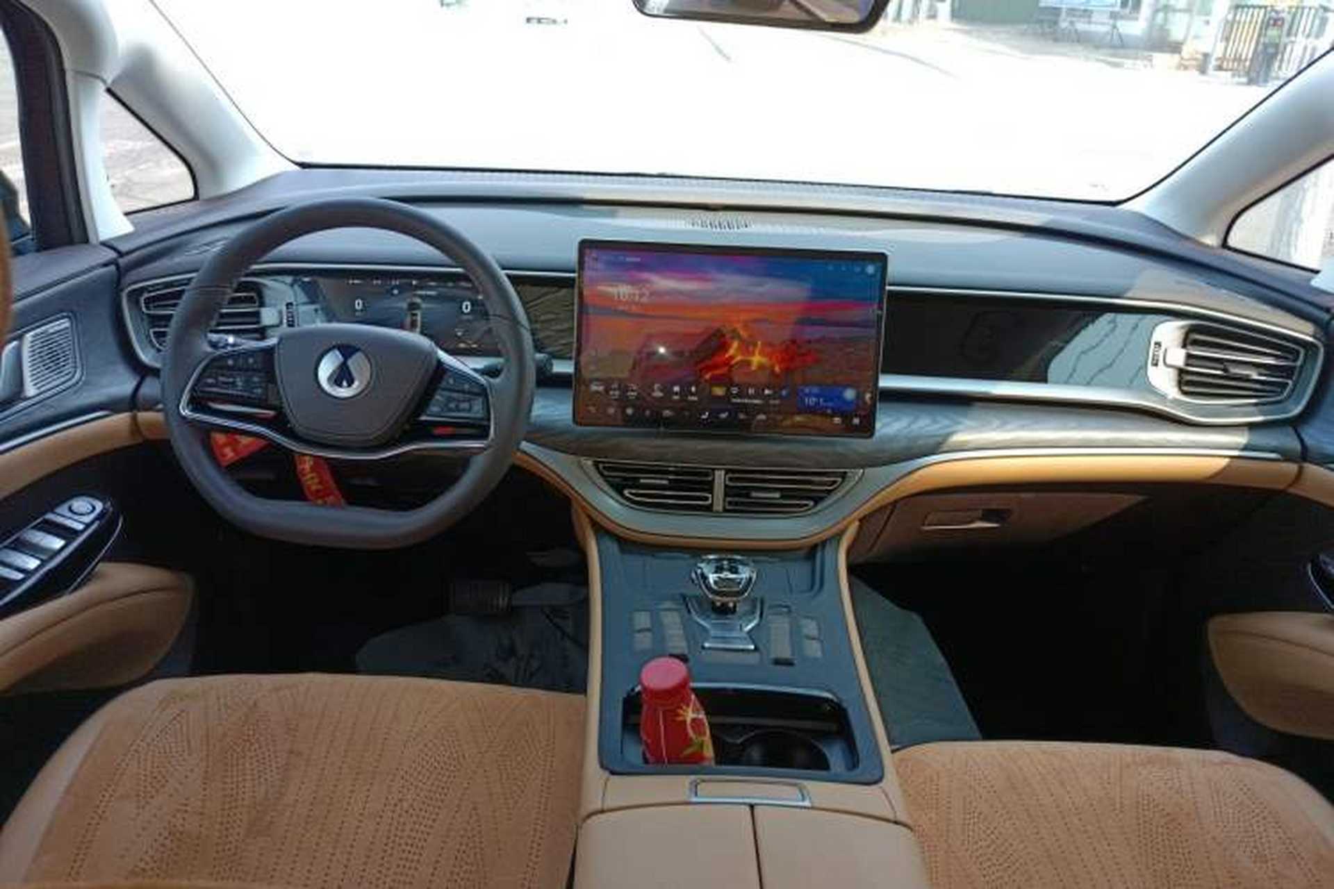 Used Denza D9 2024 DM-i 980 Four-Wheel Drive Prestige Model Center Console