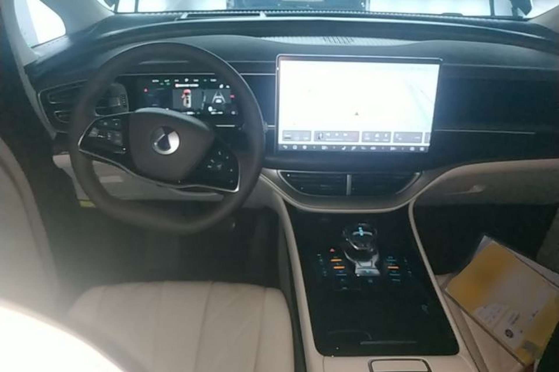 Used Denza D9 2024 DM-i 980 Four-Wheel Drive Prestige Model Center Console