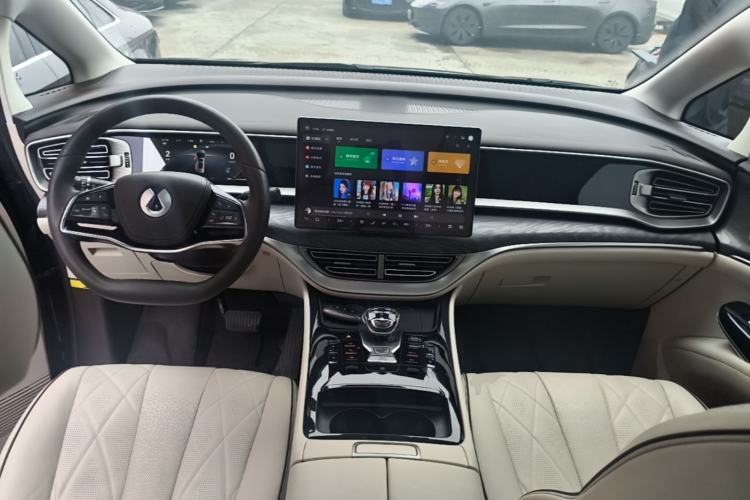 Used Denza D9 2024 DM-i 1050 Luxury Model Center Console