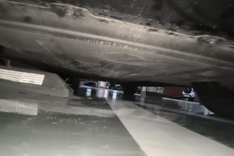 Used Denza D9 2024 DM-i 980 Four-Wheel Drive Prestige Model Chassis Front