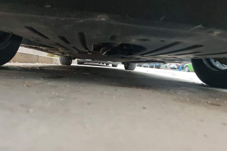 Used Denza D9 2024 DM-i 980 Four-Wheel Drive Prestige Model Chassis Front