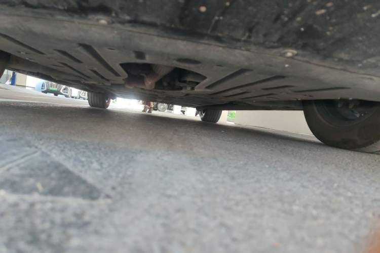 Used Denza D9 2024 DM-i 980 Four-Wheel Drive Prestige Model Chassis Front