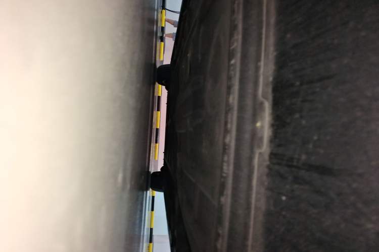 Used Denza D9 2024 DM-i 980 Four-Wheel Drive Flagship Model Chassis Front