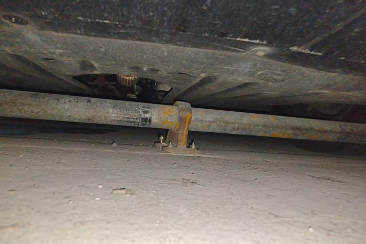 Used Denza D9 2024 DM-i 980 Four-Wheel Drive Flagship Model Chassis Front