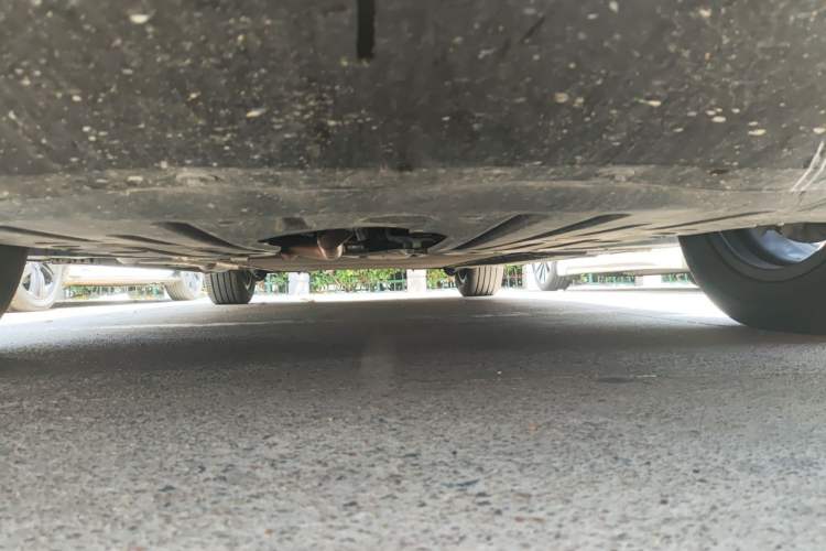 Used Denza D9 2024 DM-i 980 Four-Wheel Drive Prestige Model Chassis Front