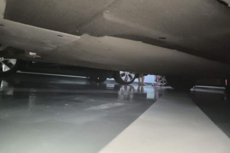 Used Denza D9 2024 DM-i 980 Four-Wheel Drive Prestige Model Chassis Front Left