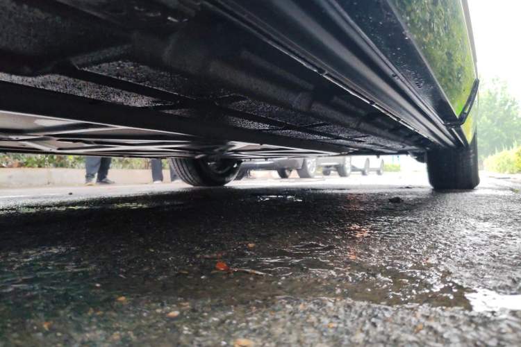 Used Denza D9 2024 DM-i 980 Four-Wheel Drive Prestige Model Chassis Front Left