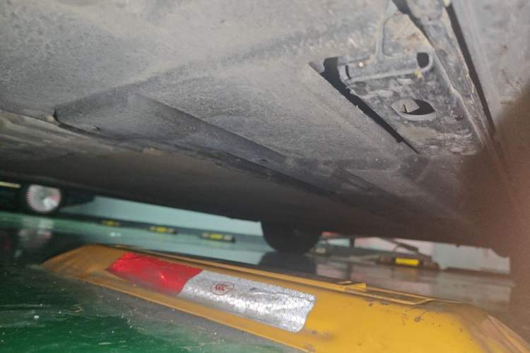 Used Denza D9 2024 DM-i 970 Luxury Model Chassis Front Left
