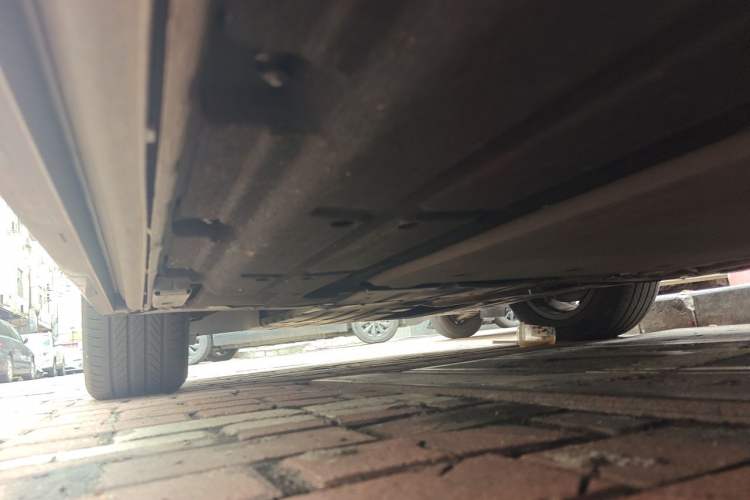 Used Denza D9 2024 DM-i 980 Four-Wheel Drive Prestige Model Chassis Front Left