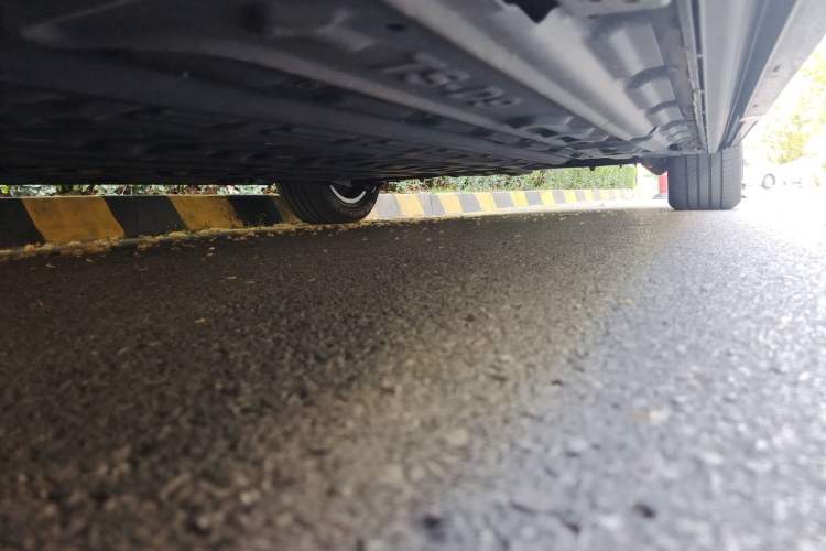 Used Denza D9 2024 DM-i 980 Four-Wheel Drive Flagship Model Chassis Front Left