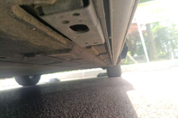 Used Denza D9 2024 DM-i 980 Four-Wheel Drive Flagship Model Chassis Front Left