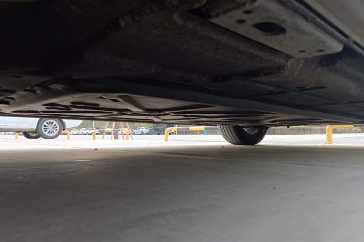 Used Denza D9 2024 DM-i 980 Four-Wheel Drive Prestige Model Chassis Front Left