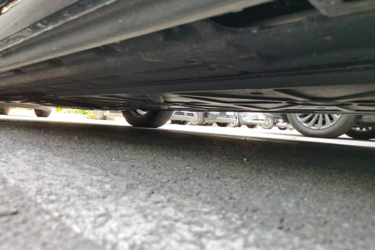 Used Denza D9 2024 DM-i 980 Four-Wheel Drive Prestige Model Chassis Front Left