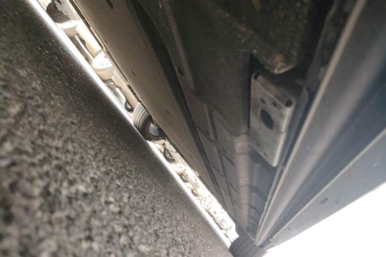 Used Denza D9 2024 DM-i 1050 Luxury Model Chassis Front Left