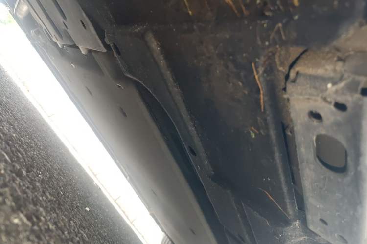 Used Denza D9 2024 DM-i 1050 Luxury Model Chassis Front Left