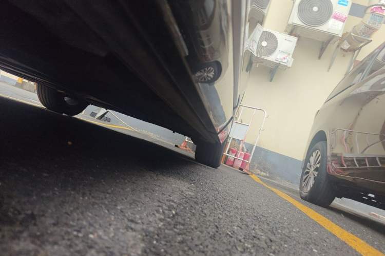 Used Denza D9 2024 DM-i 1050 Luxury Model Chassis Front Left