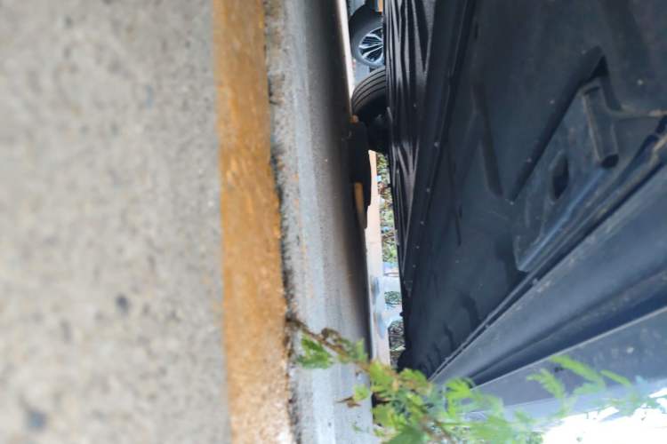 Used Denza D9 2024 DM-i 980 Four-Wheel Drive Prestige Model Chassis Front Left