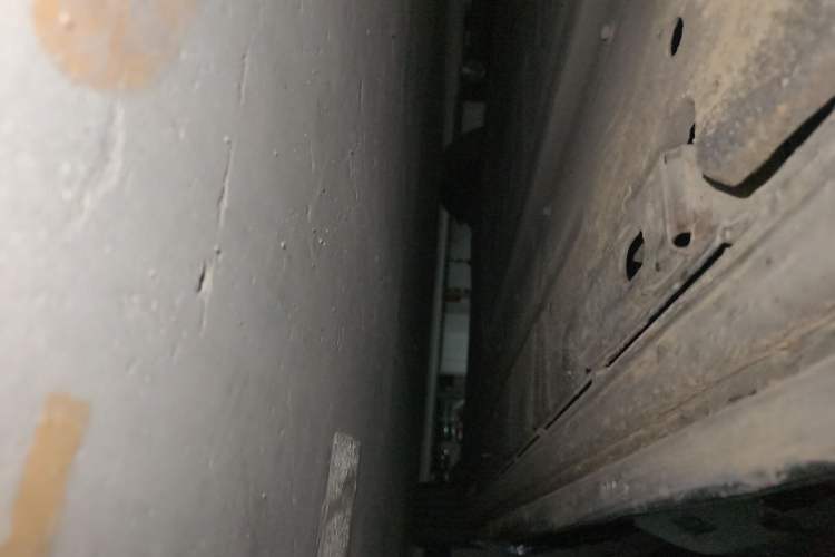 Used Denza D9 2024 EV 600 Four-Wheel-Drive Flagship Model Chassis Front Left