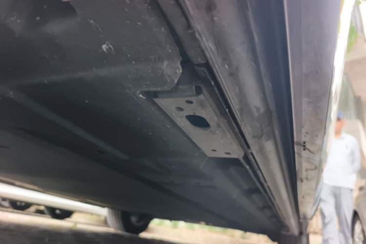 Used Denza D9 2024 DM-i 980 Four-Wheel Drive Prestige Model Chassis Front Left