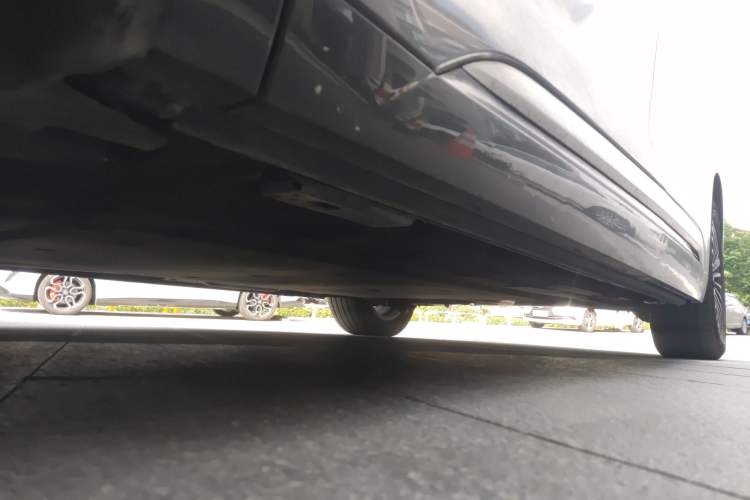 Used Denza D9 2024 DM-i 1050 Luxury Model Chassis Front Left